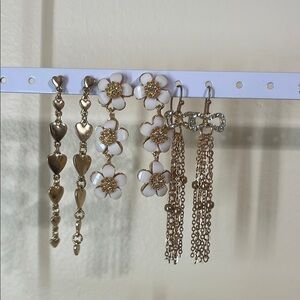 Good dangling earrings